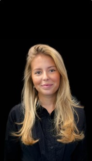 Anna-Lisa Klint, frisör under utbildning